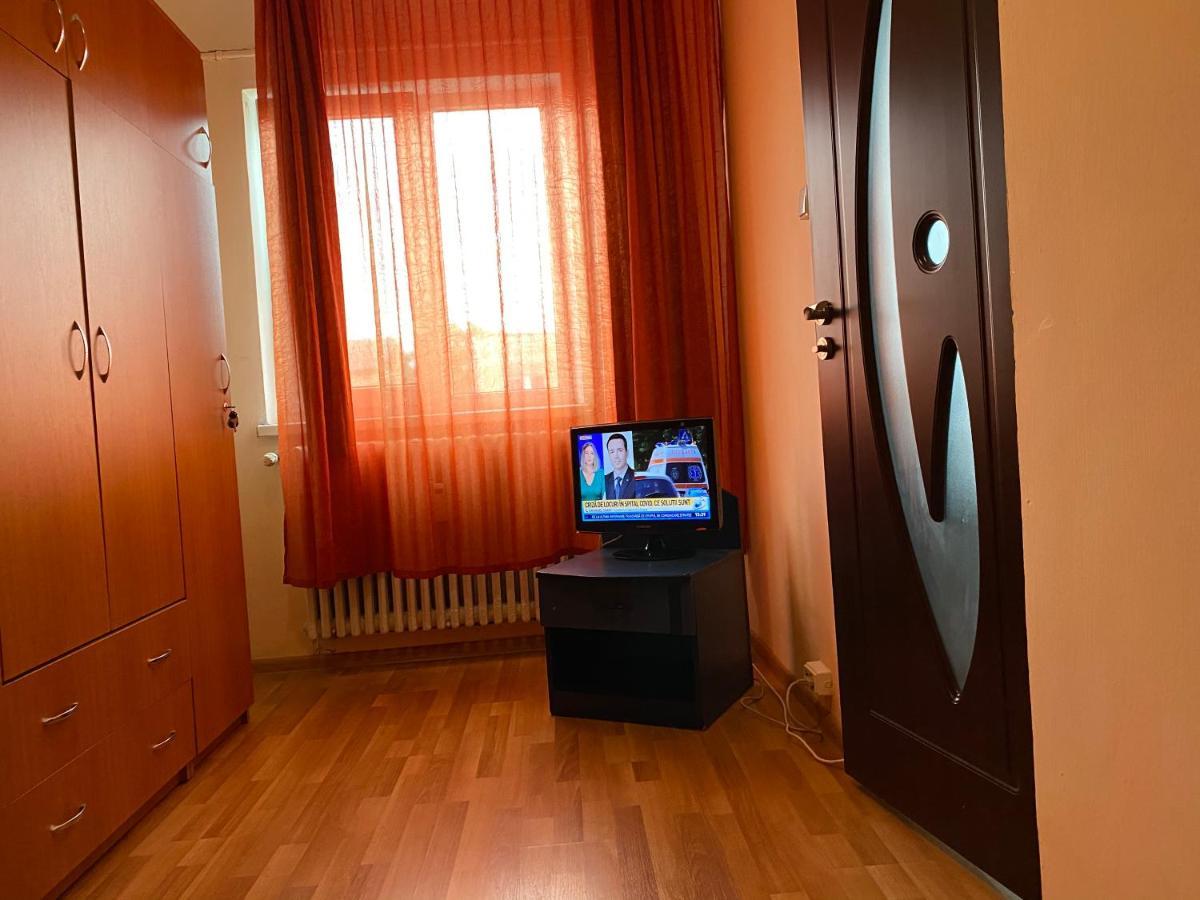 Cozy Apartments Bacau Bagian luar foto
