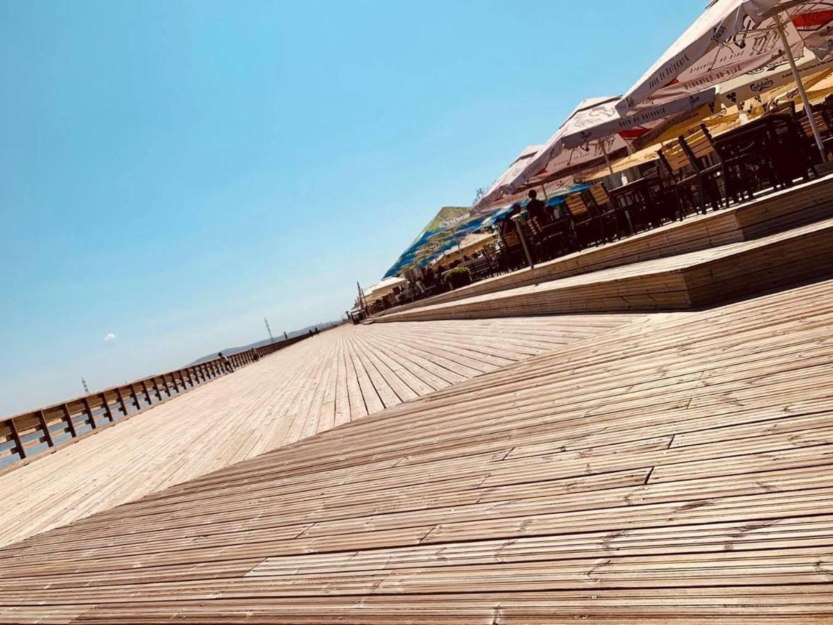Cozy Apartments Bacau Bagian luar foto