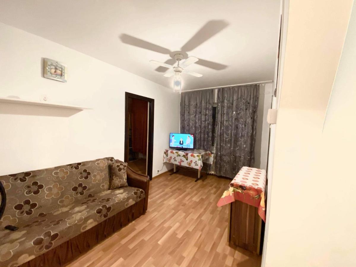 Cozy Apartments Bacau Bagian luar foto