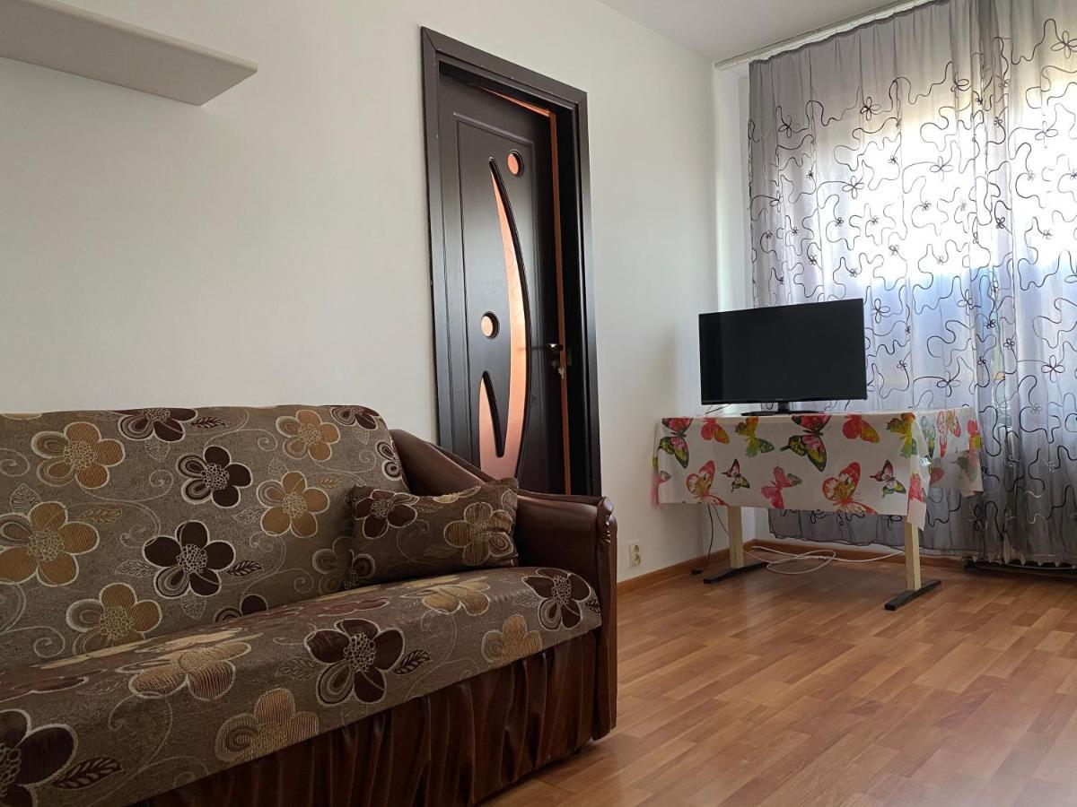 Cozy Apartments Bacau Bagian luar foto
