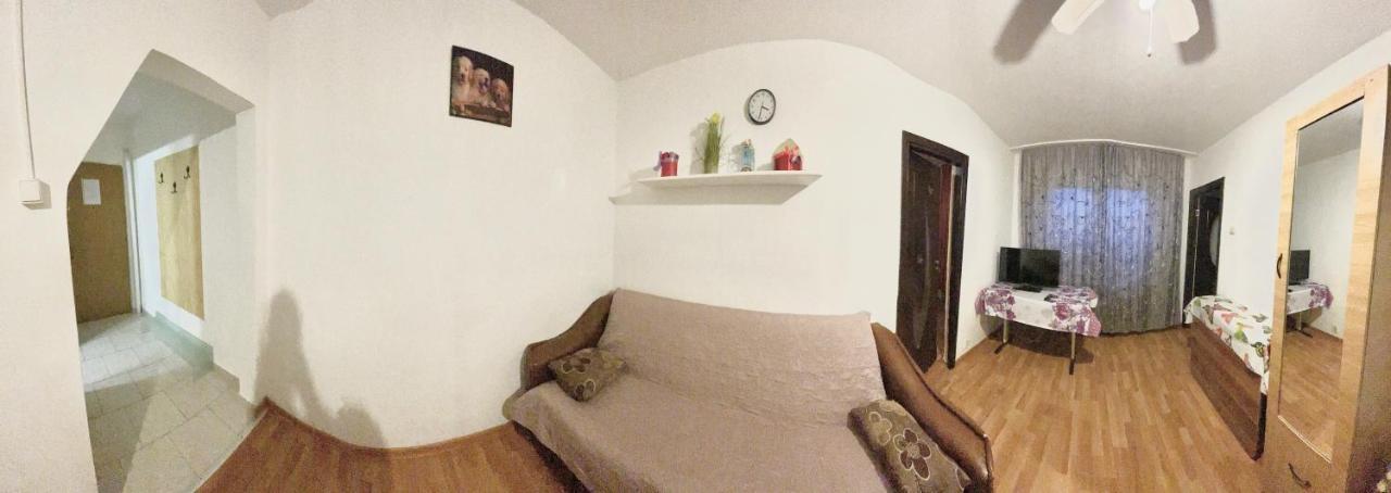 Cozy Apartments Bacau Bagian luar foto