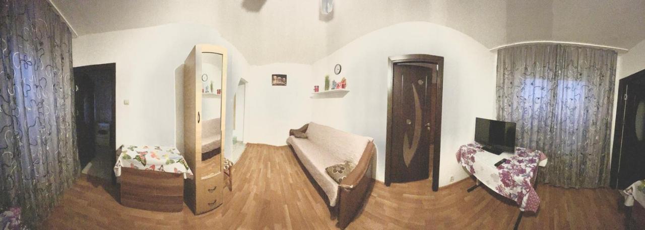 Cozy Apartments Bacau Bagian luar foto