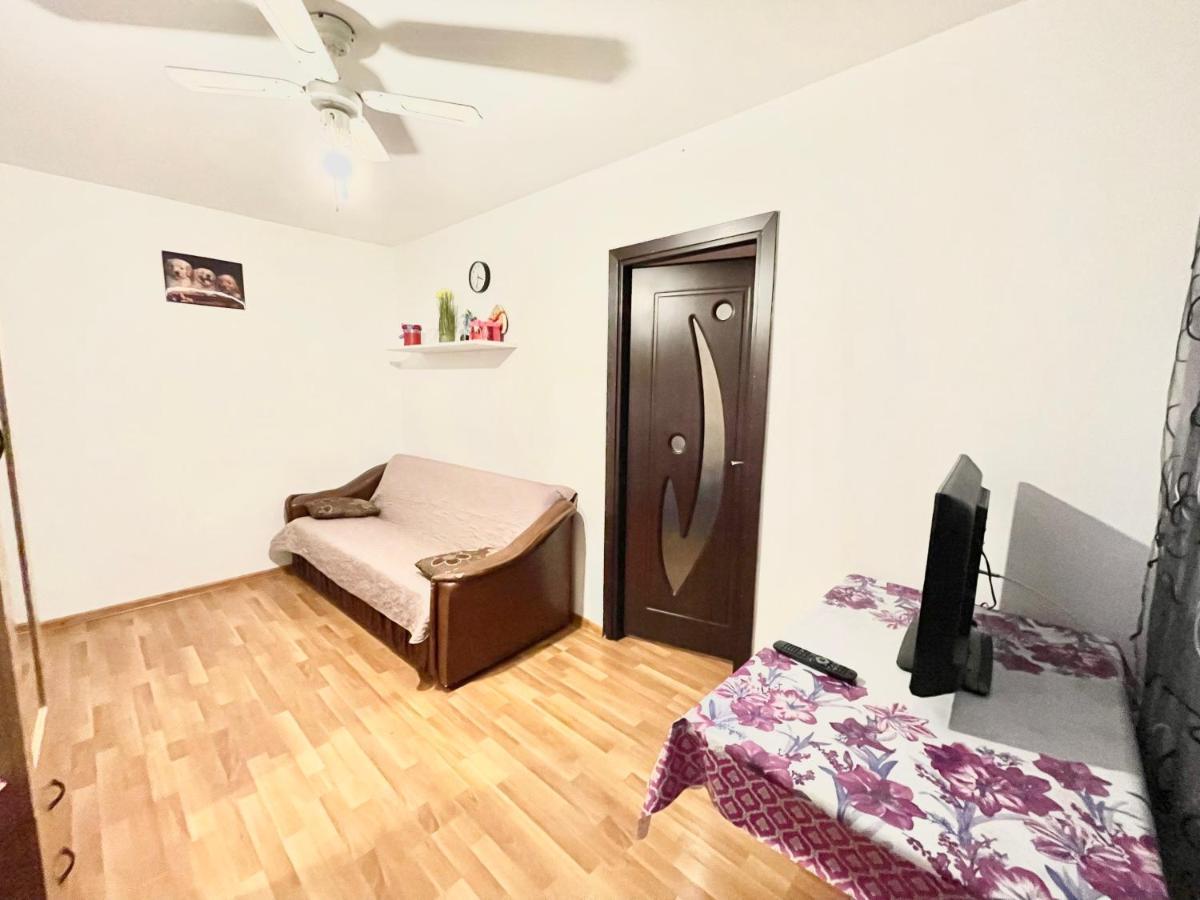 Cozy Apartments Bacau Bagian luar foto